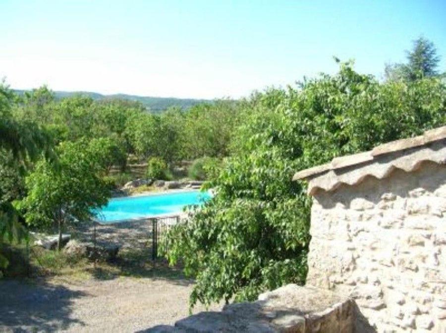 Roulottes Et Cabanes De Saint Cerice Вогюэ Экстерьер фото