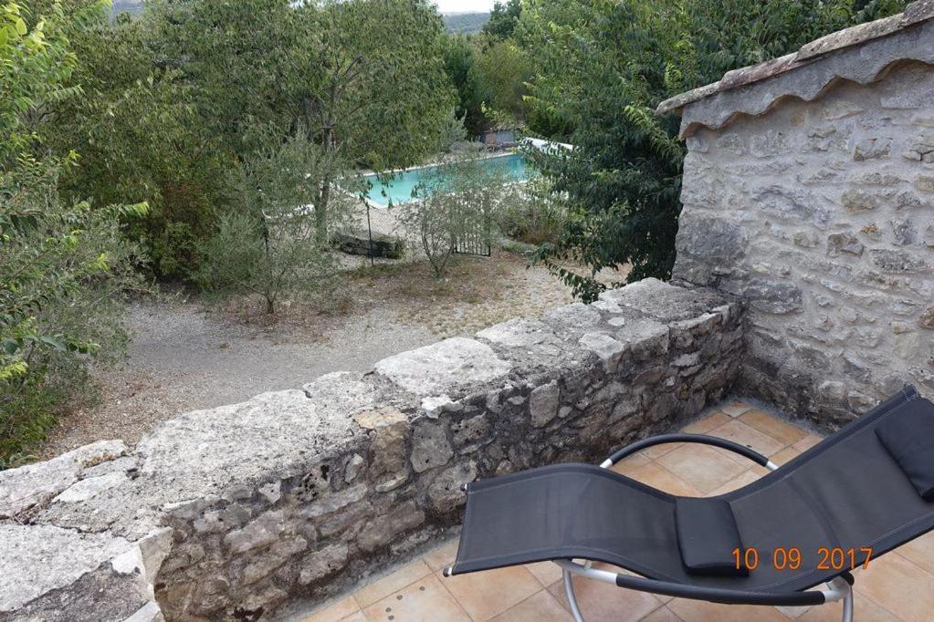 Roulottes Et Cabanes De Saint Cerice Вогюэ Экстерьер фото